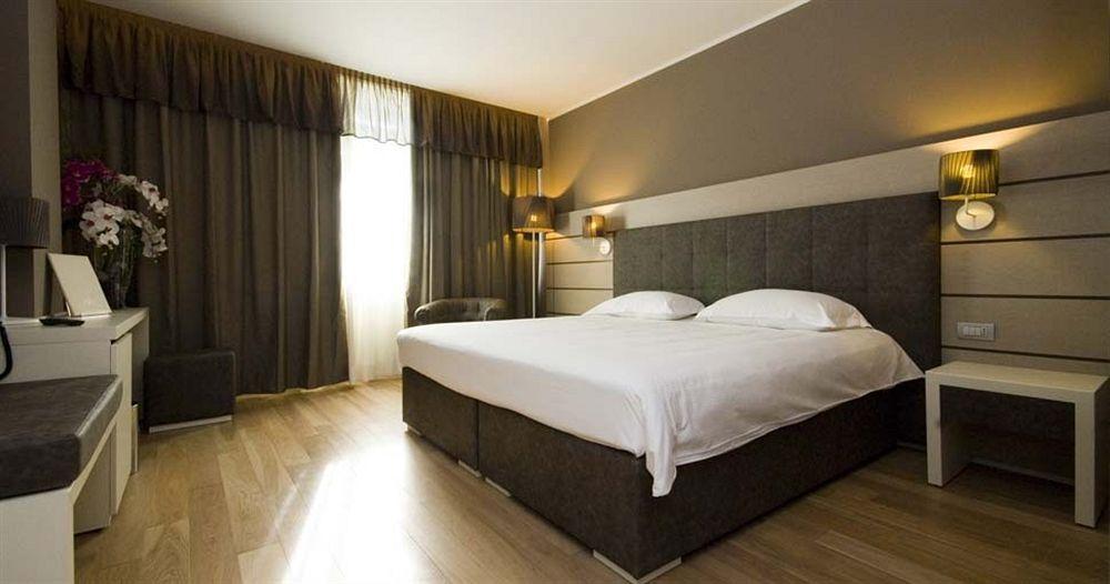 Hotel Glamour Bassano del Grappa Exterior foto